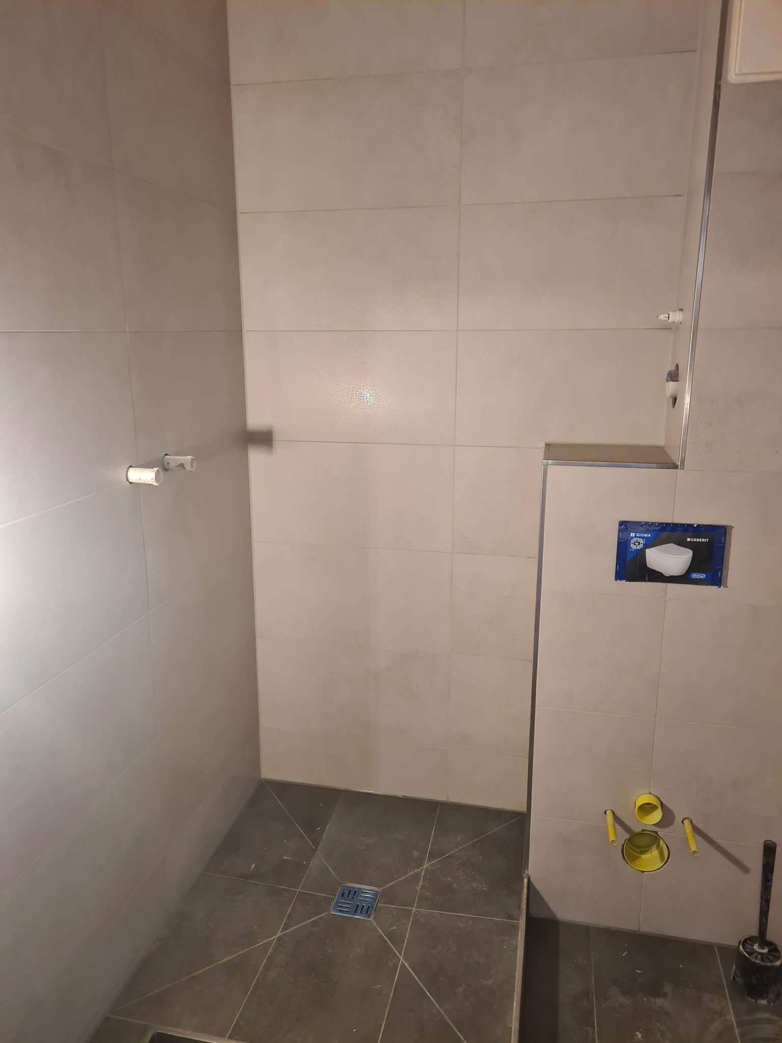 Rohbau: Begehbare Dusche & Gefälleestrich